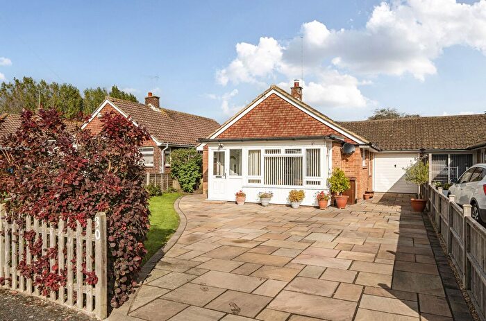3 Bedroom Detached Bungalow For Sale In Sunnymead Close, Middleton-On-Sea, PO22