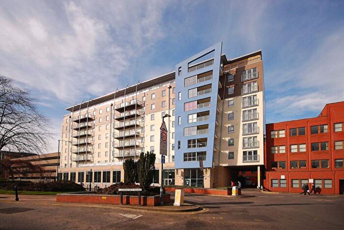 1 Bedroom Flat To Rent In Church Street East, Woking, GU21