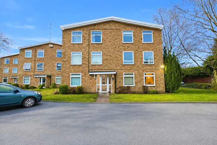 2 Bedroom Flat For Sale In Portway Close, Solihull, West Midlands, B91