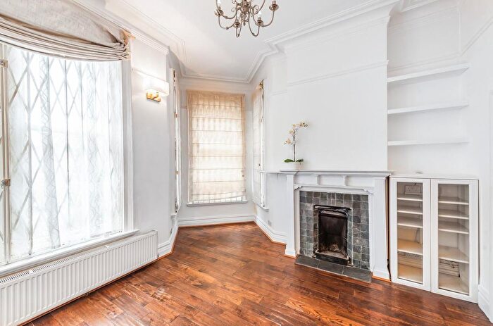 Studio To Rent In Christchurch Avenue, Brondesbury, NW6