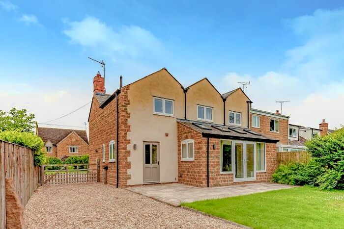 4 Bedroom Semi-Detached House To Rent In Townsend, Barford St Michael, OX15