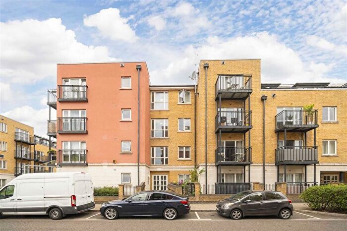 1 Bedroom Flat For Sale In Candle Street, London, E1