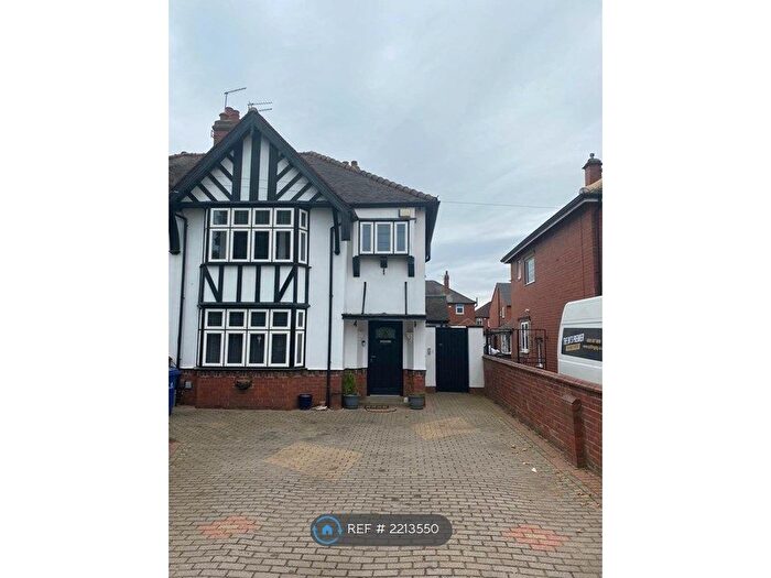 3 Bedroom Semi-Detached House To Rent In Bennetthorpe, Doncaster, DN2