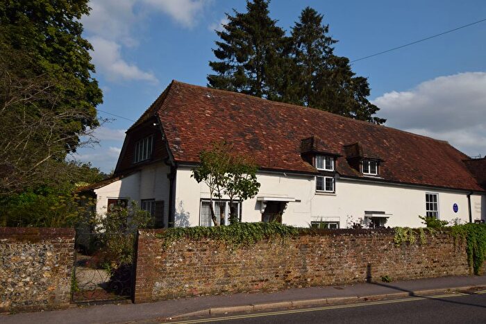 1 Bedroom Flat To Rent In Church Street, Alton, Hampshire, GU34