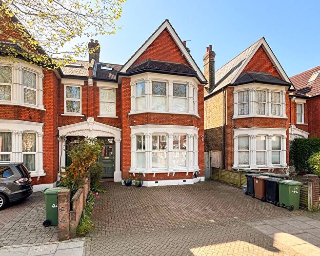 5 Bedroom Semi Detached House For Sale In Inchmery Road, Catford, SE6