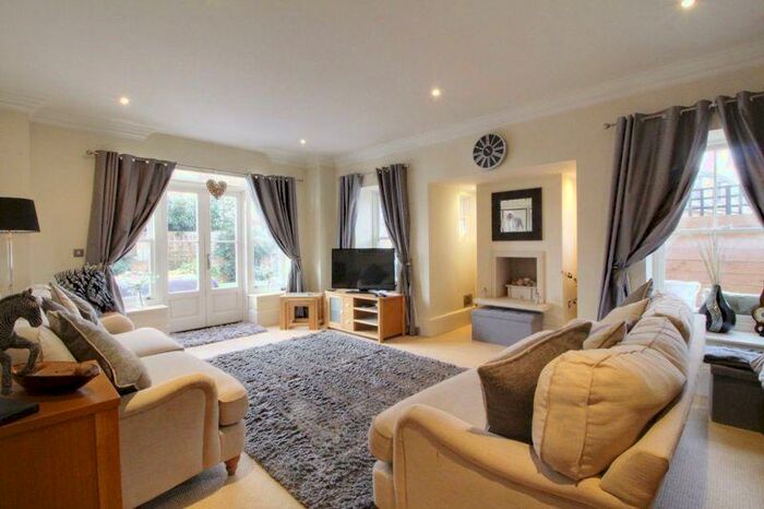 4 Bedroom Detached House To Rent In Orchid Close, Goffs Oak, EN7