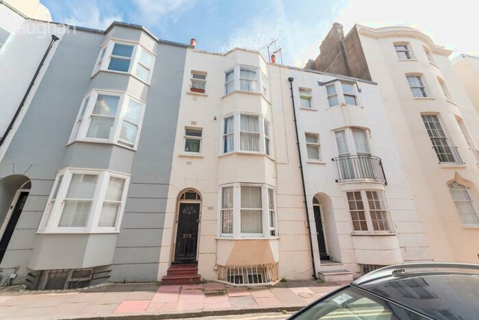 Flat To Rent In Grafton Street, Brighton, East Sussex, BN2