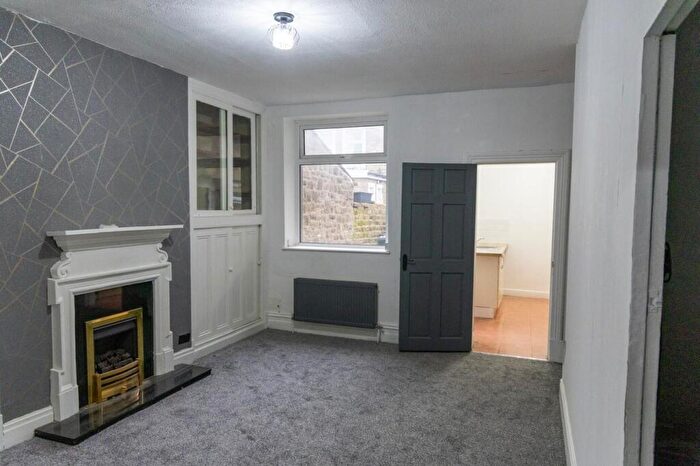 3 Bedroom Terraced House For Sale In West Avenue, Barnoldswick, BB18