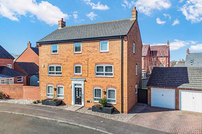 5 Bedroom Detached House For Sale In Exbury Lane, Westcroft, Milton Keynes, Buckinghamshire, MK4