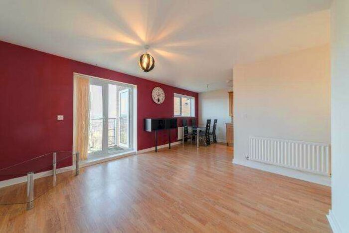 2 Bedroom Apartment To Rent In Kenninghall View, Sheffield, S2