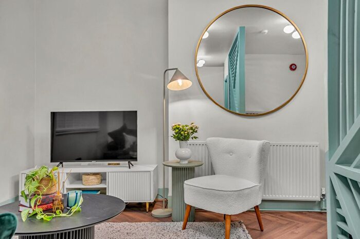 1 Bedroom Flat To Rent In Earl's Court, SW5