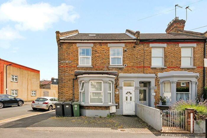 4 Bedroom End Of Terrace House For Sale In Ramsay Road, London, E7