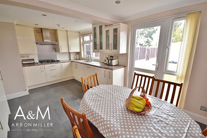 3 Bedroom House To Rent In Bysouth Close, Clayhall, IG5