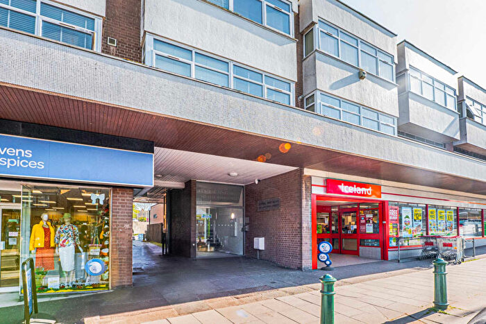 1 Bedroom Flat For Sale In High Street, Rayleigh, SS6