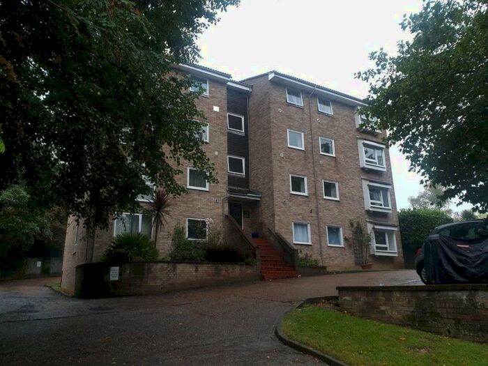 2 Bedroom Apartment To Rent In The Heights, Foxgrove Road, Beckenham, BR3