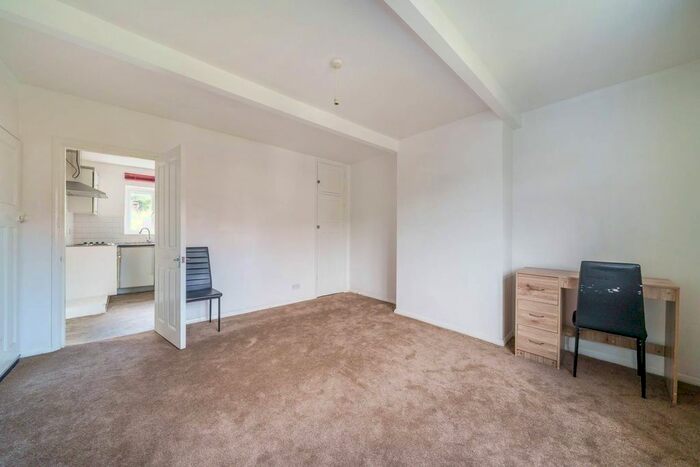 3 Bedroom Semi-Detached House To Rent In Raymond Crescent, Guildford, GU2