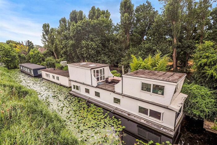 3 Bedroom Houseboat For Sale In Chichester Marina, Birdham, PO20