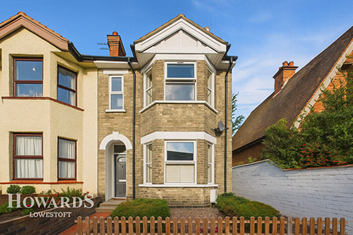 2 Bedroom End Of Terrace House For Sale In St Peters Street, Lowestoft, NR32