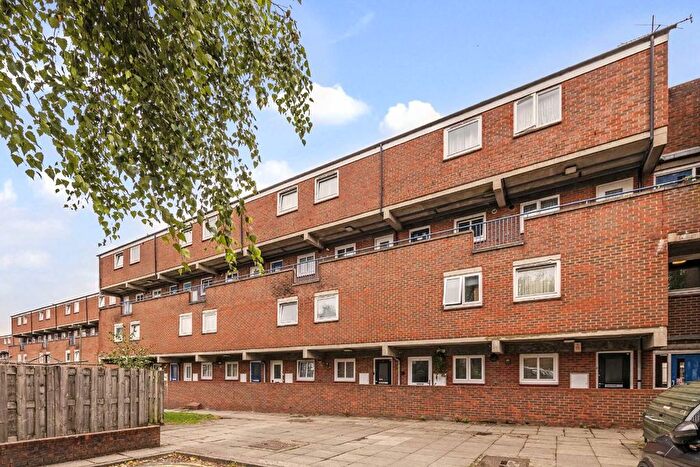 2 Bedroom Flat To Rent In Prince Of Wales Close, London, NW4