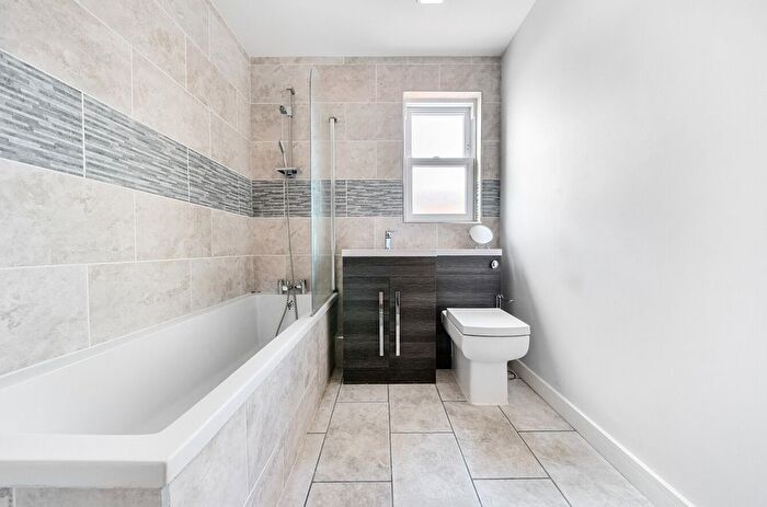 2 Bedroom Flat To Rent In Eastney Road, Southsea, Hampshire, PO4