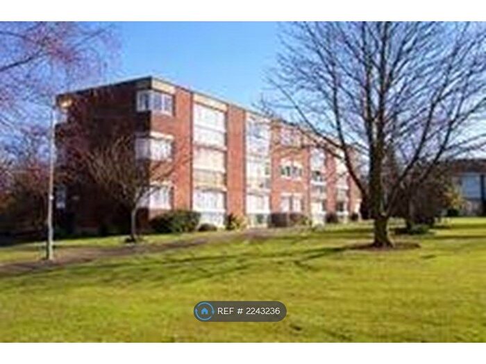 2 Bedroom Flat To Rent In Hawkesworth Close, Northwood, HA6