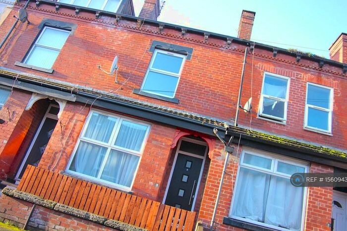 4 Bedroom Terraced House To Rent In Highthorne View, Armley, Leeds, LS12