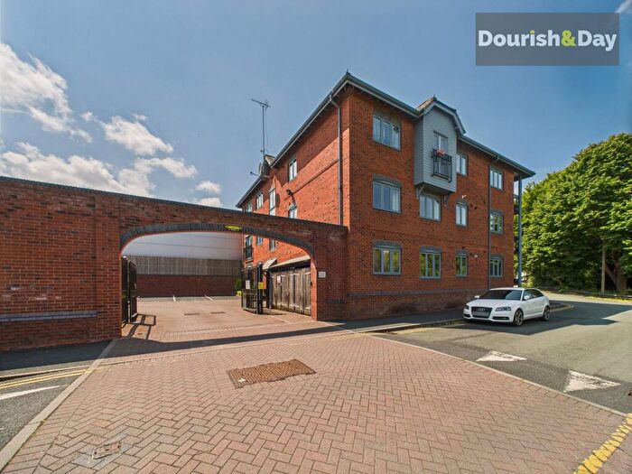 1 Bedroom Flat For Sale In South Street, Stafford, ST16