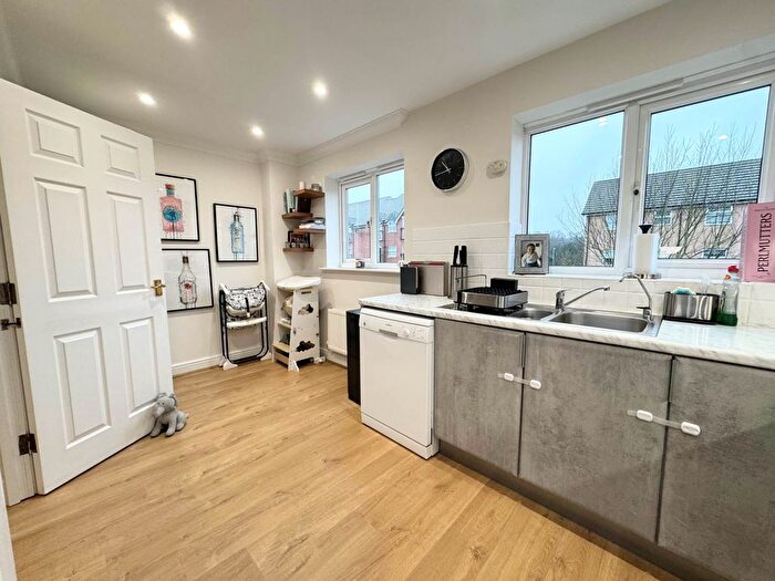 3 Bedroom End Of Terrace House For Sale In Coleridge Way, Borehamwood, WD6