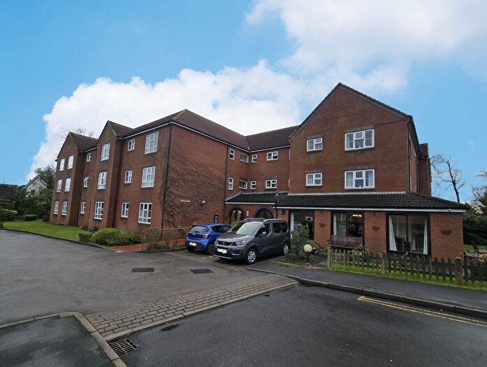 1 Bedroom Flat For Sale In Flat Woodlands, The Spinney, Leeds, West Yorkshire, LS17
