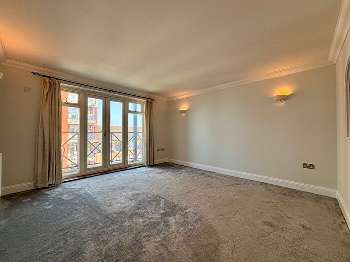 2 Bedroom Flat To Rent In Dominica Court, Eastbourne, BN23