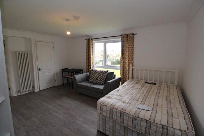 1 Bedroom Flat To Rent In Shurland Avenue, Barnet, EN4