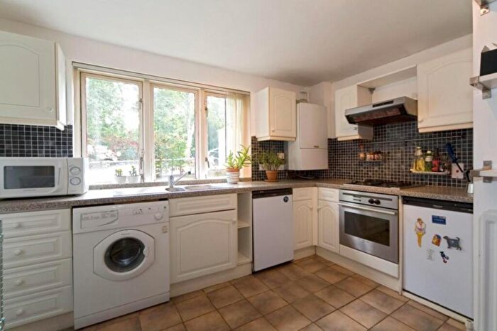 1 Bedroom Flat To Rent In Barker Drive, Camden, NW1
