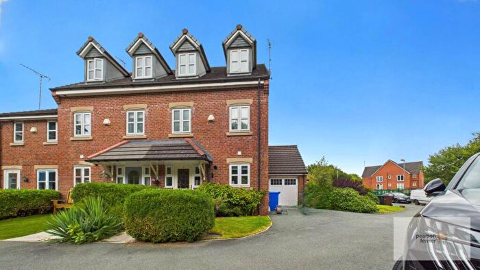 3 Bedroom Town House For Sale In Brook Walk, Tottington, Bury, BL8