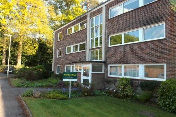 2 Bedroom Flat To Rent In Oakwood Court, Eastleigh, SO53
