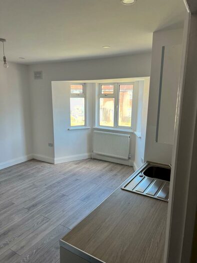 4 Bedroom Terraced House To Rent In Romany Gardens, London, E17