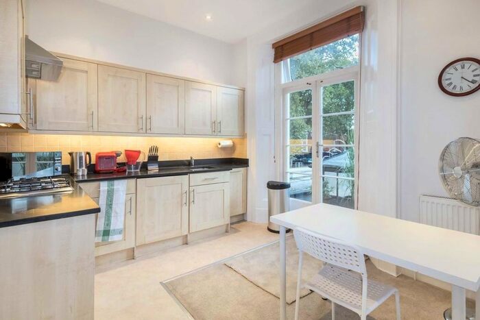 1 Bedroom Flat To Rent In Chiswick High Road, London W4
