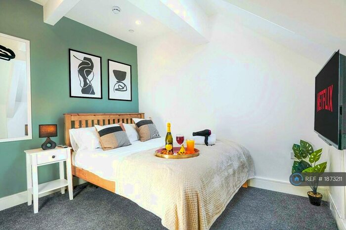 1 Bedroom Flat To Rent In Well Street, Buckingham, MK18