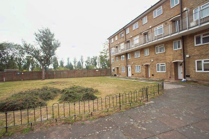 3 Bedroom Flat To Rent In Barrowfield Close, London, N9