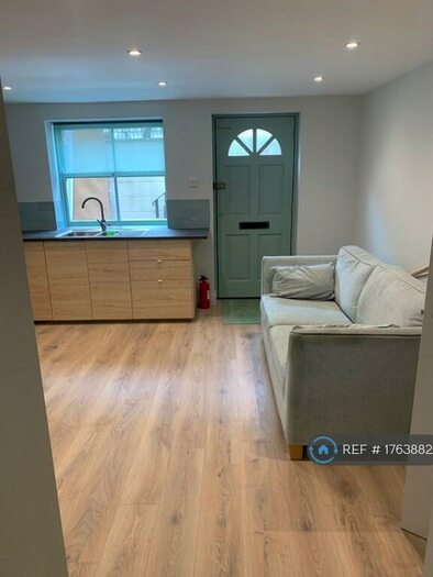 1 Bedroom Flat To Rent In Parliament Street, Gloucester, GL1