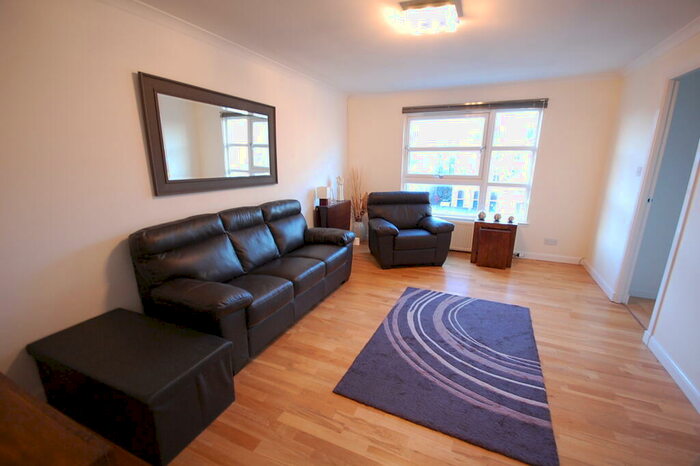 2 Bedroom Flat To Rent In Dee Street, City Centre, Aberdeen, AB11