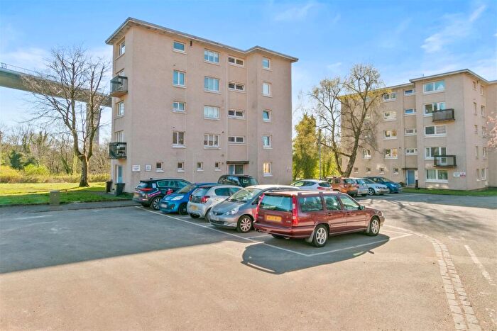3 Bedroom Flat For Sale In Ashtree Court, Old Kilpatrick, G60
