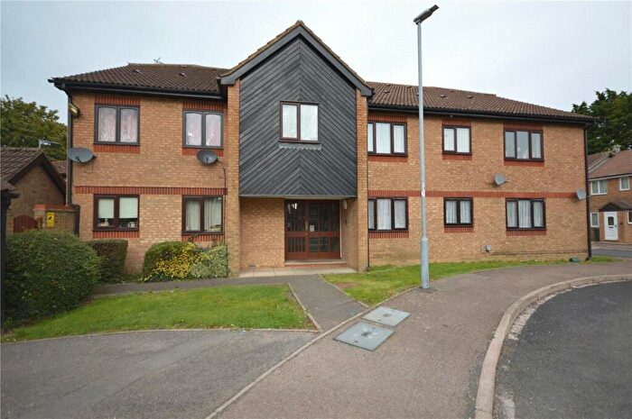 2 Bedroom Apartment For Sale In Rodeheath, Luton, Bedfordshire, LU4