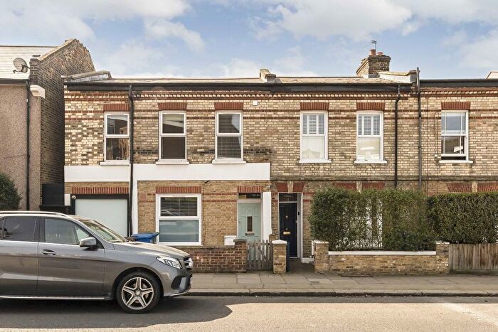 3 Bedroom Property To Rent In Cheltenham Road, Nunhead, SE15