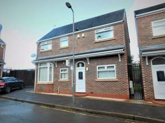 2 Bedroom Flat To Rent In Hampson Street, Liverpool, L6