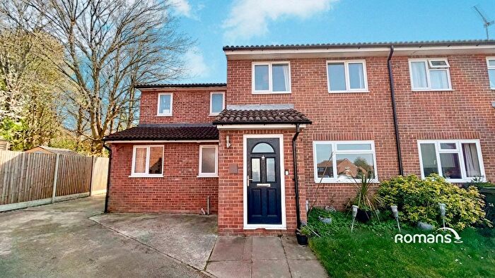 4 Bedroom Semi Detached House For Sale In Mathias Walk, Basingstoke, Hampshire, RG22