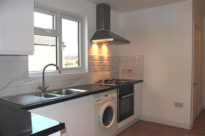 2 Bedroom Flat To Rent In Ecclesbourne Road, Thornton Heath, CR7