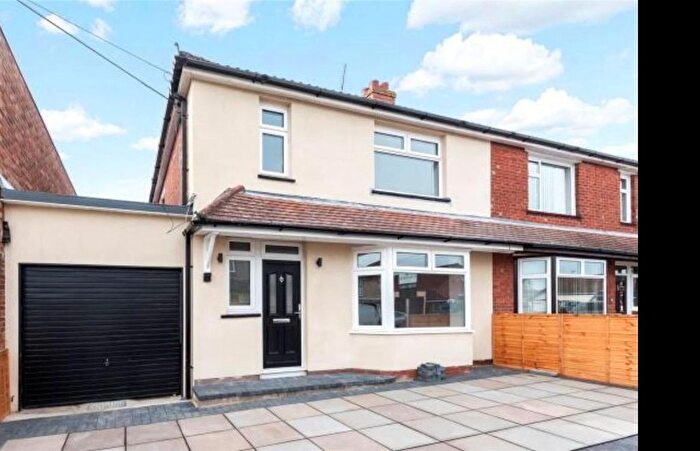 4 Bedroom Semi-Detached House For Sale In Six Oaks Road, North Baddesley, Southampton, SO52