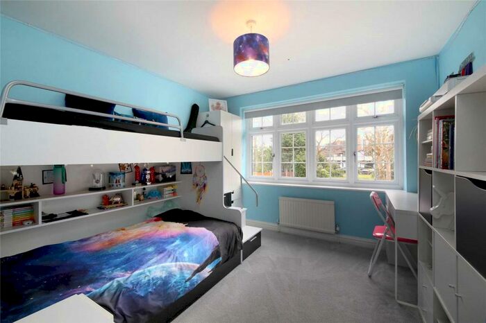 6 Bedroom Detached House To Rent In Green Lane, Burnham, Slough, SL1
