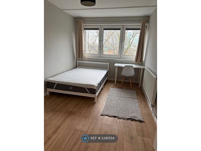 3 Bedroom Maisonette To Rent In Henfield Close, London, N19