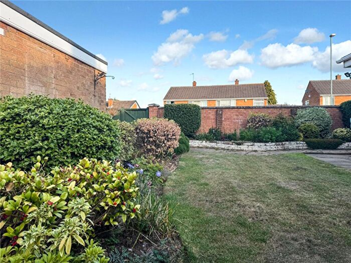 2 Bedroom Bungalow For Sale In Ringwood Close, Wigston, Leicestershire, LE18